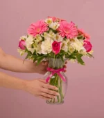 florero-rosadito-con-modelo